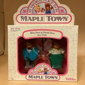 Maple Town Miss Deer & David Deer on a Date, NEW in box, never opened